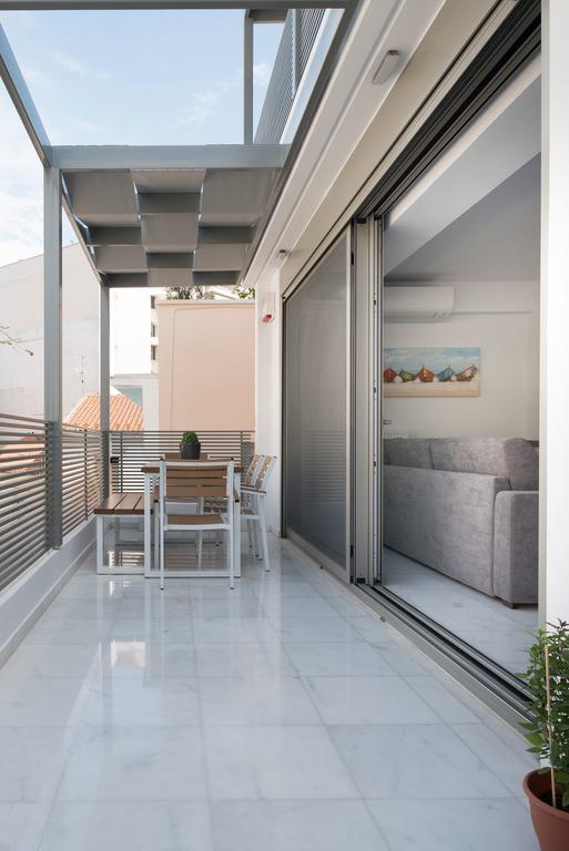Petal Apartments Atene Esterno foto