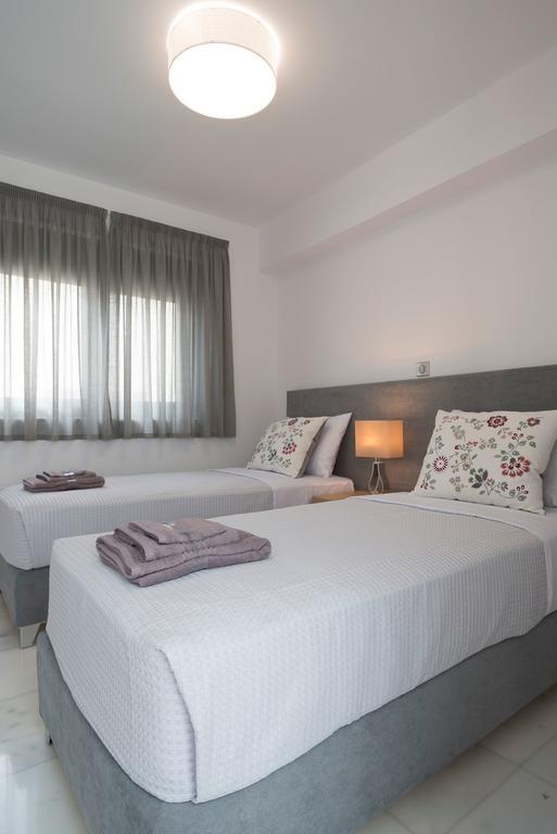 Petal Apartments Atene Esterno foto