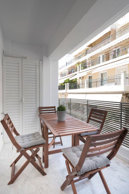 Petal Apartments Atene Esterno foto